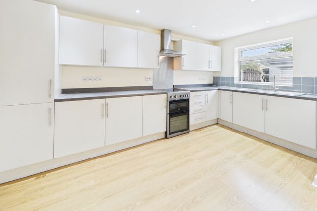 Summerwood Place, Dronfield photo 2