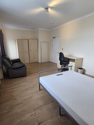 Room 1, 6, Kilvey Terrace, Swansea photo 4