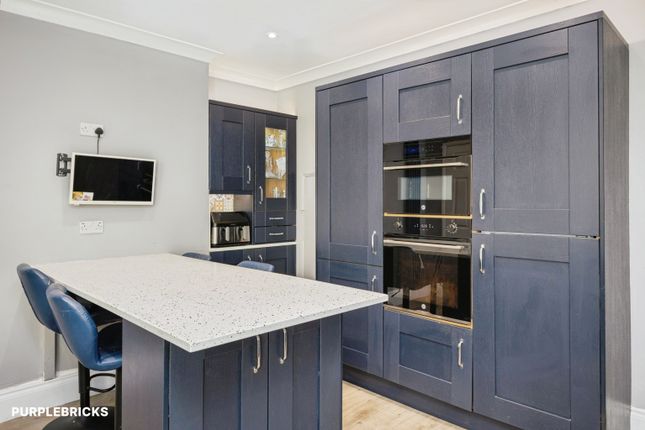 3, Cavern Road, Torquay photo 4