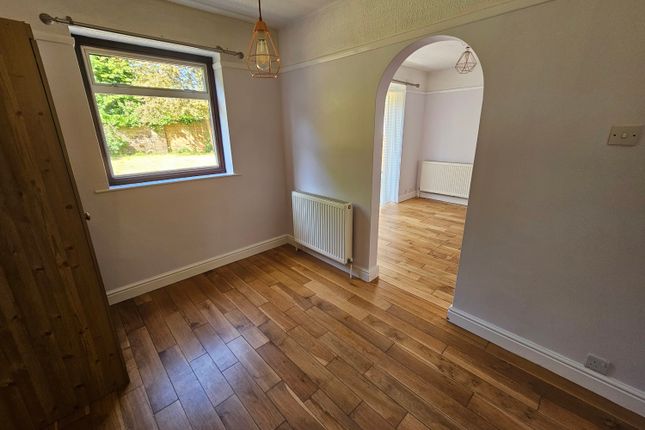 100A, Maidstone photo 3