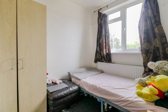 Flat for sale in The Common, Hatfield