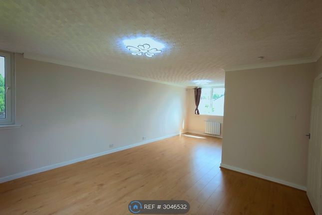 Flat, Lennox Court Sutherland Avenue, Bearsden - Glasgow photo 2