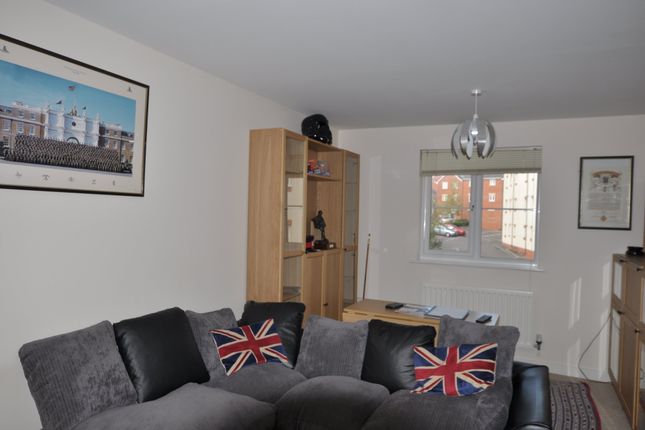 Thumbnail Flat to rent in Jack Russell Close, Stroud, Gloucestershire