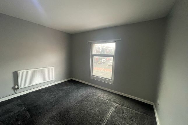 Flat 1, 341 Kirkstall Road, Leeds photo 3
