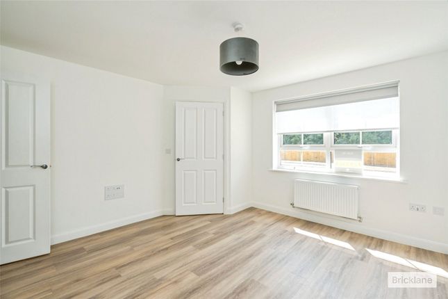 10, Lapwing Heights, Chichester photo 4
