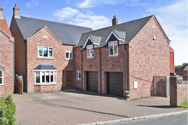 Thumbnail Detached house for sale in Stockwith Road, Gainsborough