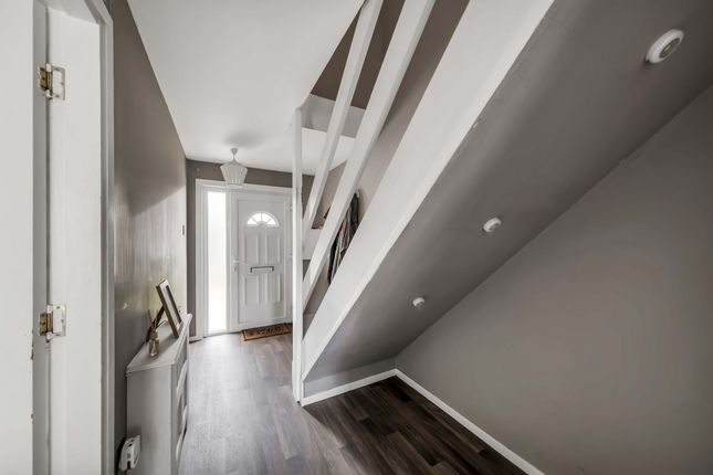 14, Garvock Place, Dundee photo 3