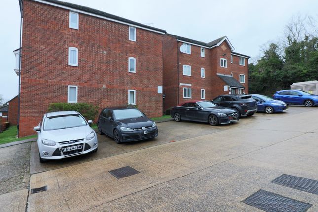 Thumbnail Flat to rent in Howburgh Court, Purfleet