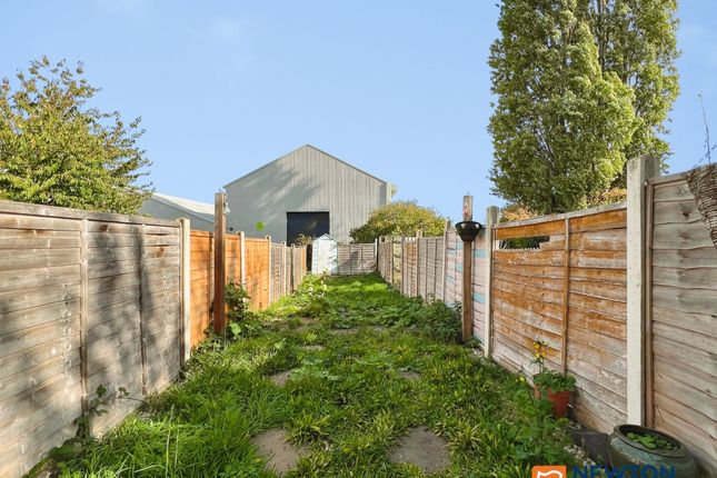 9 Westbourne Place, Grantham photo 3