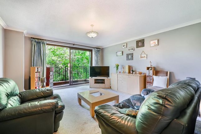 Flat for sale in Rothesay Avenue, Wimbledon Chase, London