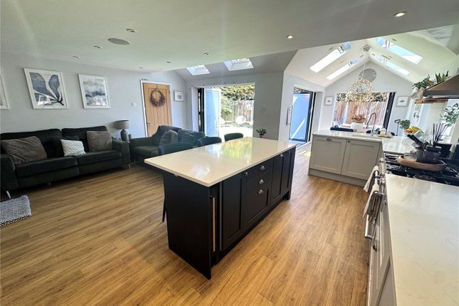 29, Vicarage Lane, Hampshire photo 2