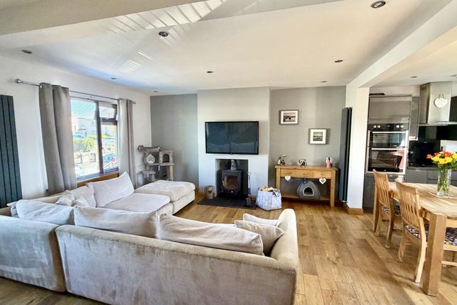 6, Braeside Crescent, Castle Douglas photo 2