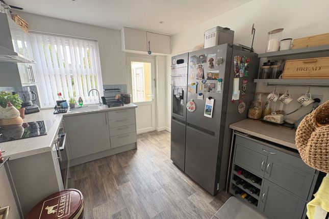 39, Maesybont, Ammanford photo 2