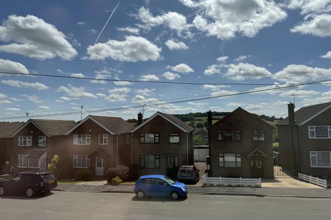 45, Dovedale Crescent, Belper photo 2