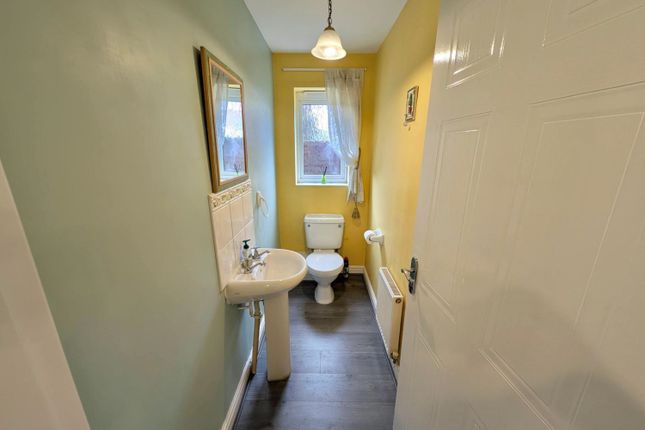 7, Shylock Grove Heathcote, Warwick photo 3