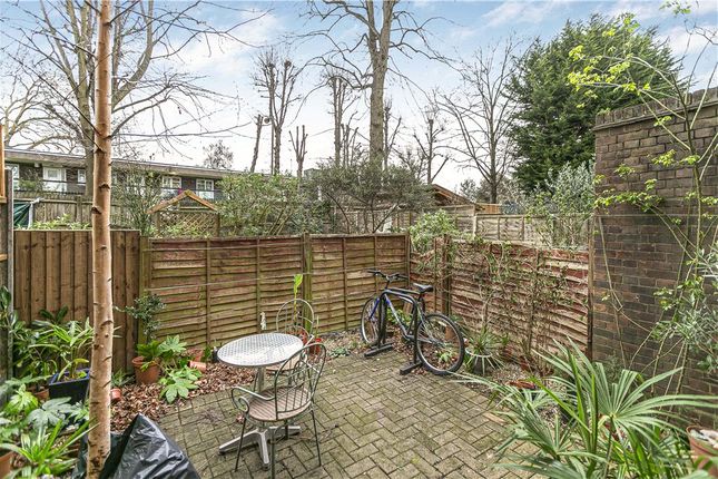 Thumbnail Flat for sale in Cortis Road, London