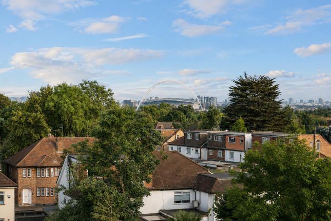 Bays Court, Penthouse 2, Hale Lane, Edgware photo 3