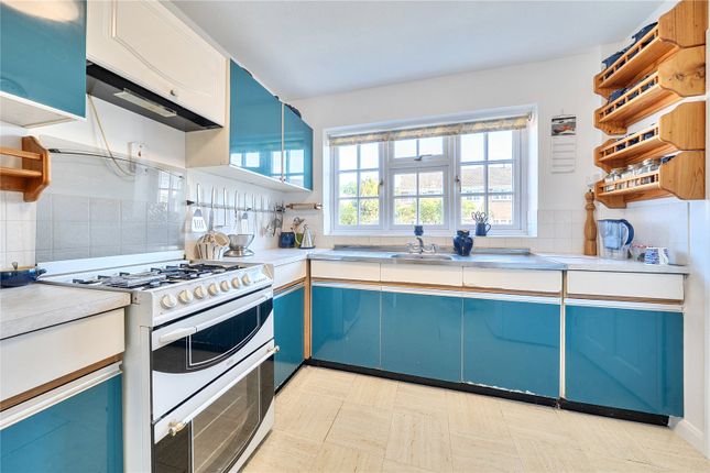8, Harebell Close, Hook photo 4
