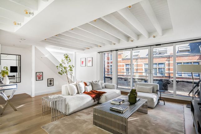 Flat 5, 4, Bath Street, London photo 4