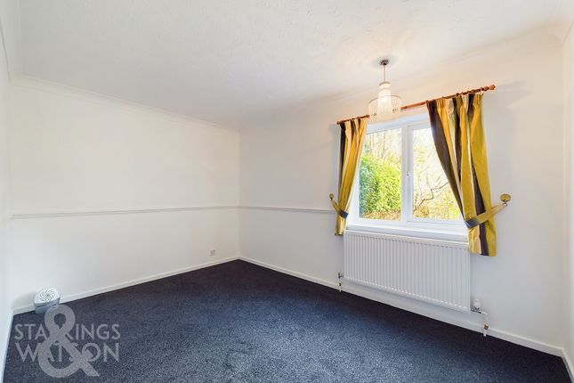 Flat to rent in Rosedale Crescent, Norwich