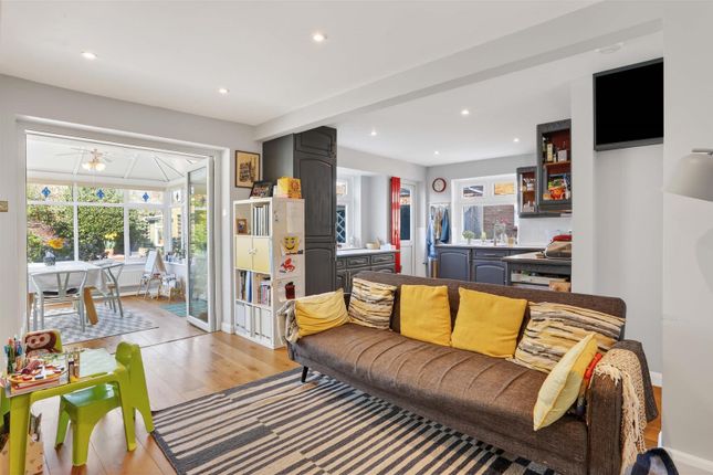 21, Grennell Road, Sutton photo 2