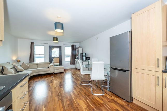 Flat 14, 163, Barlby Road, London photo 4