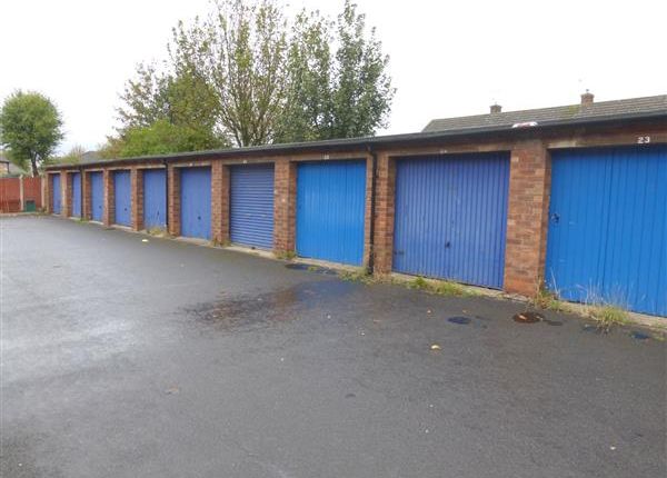 Commercial property to let in Willoughby Road, Scunthorpe