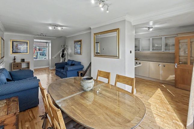 27 Parkstone Avenue, Manchester photo 3