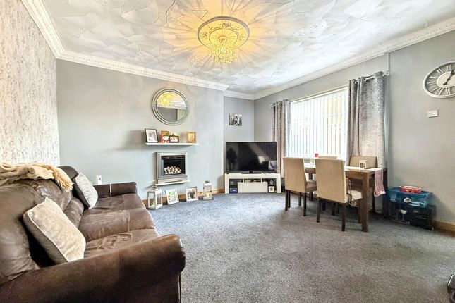 137, Cotsford Park Estate, Peterlee photo 3