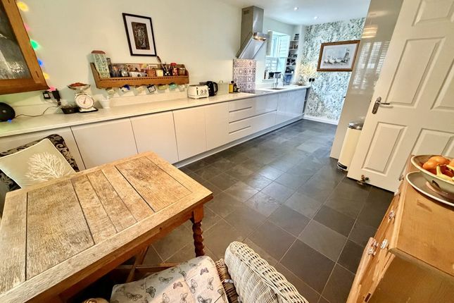 30, Vincent Way, Martock photo 2