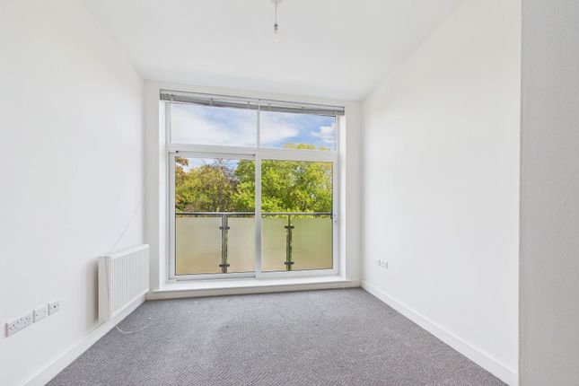 10, Bradley Court, Camberley photo 3