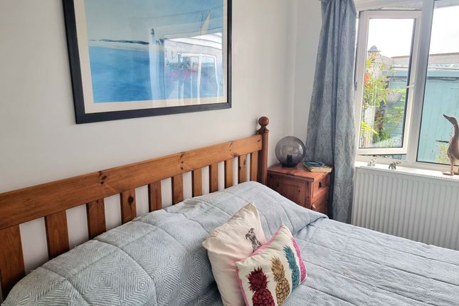 38 Trem-y-Mor, Bridgend photo 3