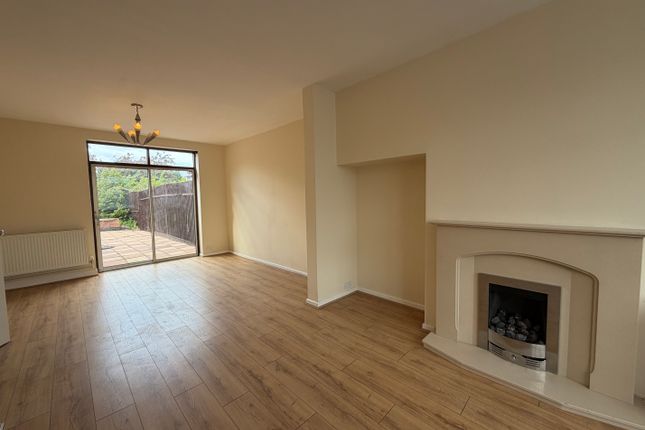11, COVENTRY photo 3