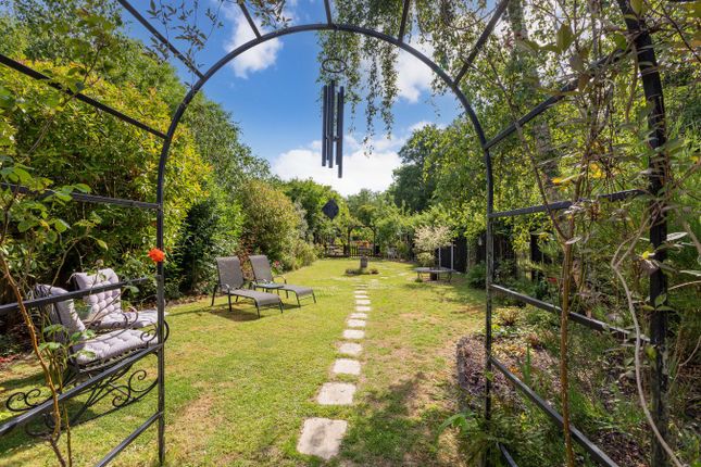 3-bed house on 24, Kiln Hill, Maidenhead, £715,000