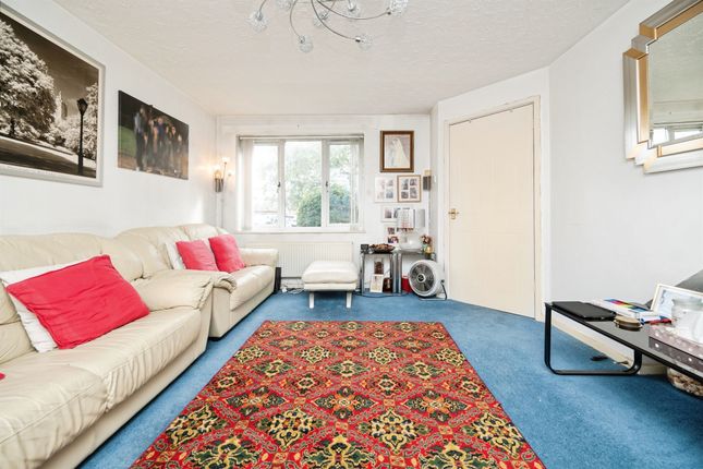 94, Steven Drive, Bilston photo 2
