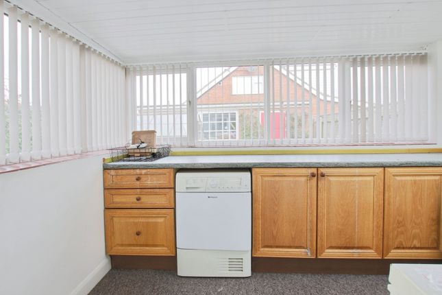 2, Willow Road, Hull photo 4