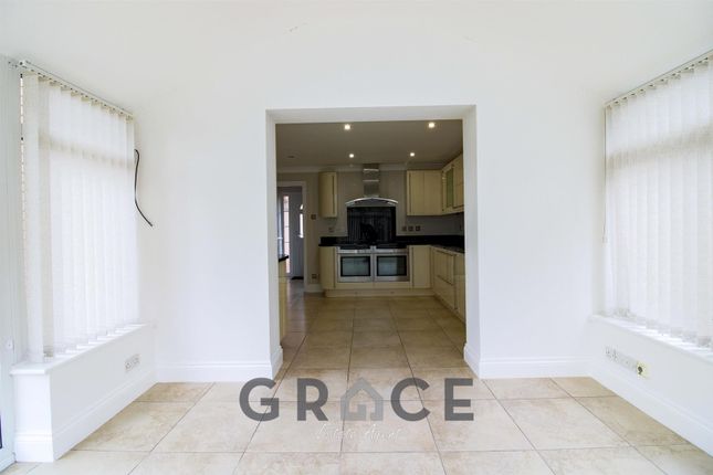 6, Brookhill Way, Ipswich photo 4