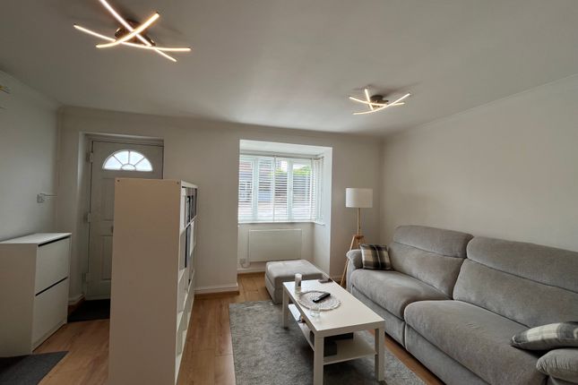 Mistletoe Hill, Luton photo 3