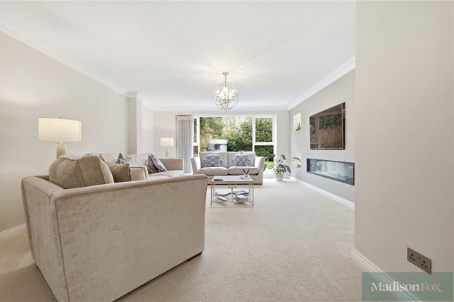 13, Garden Way, Essex photo 5