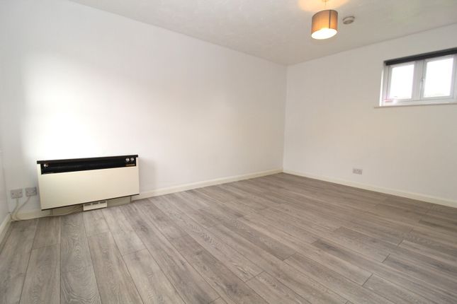 23, Abenberg Way, Brentwood photo 4