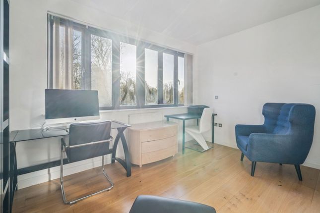 15 Old Mill Close, Uxbridge photo 3