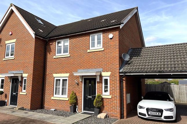 Thumbnail Semi-detached house to rent in Rosen Crescent, Hutton, Brentwood