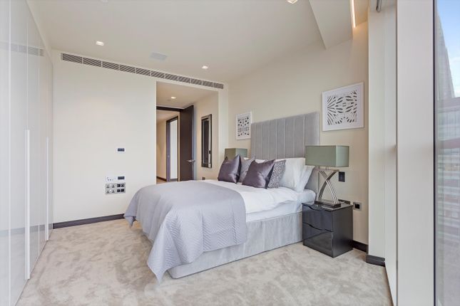 Flat for sale in Sandringham House, Earl's Way, London