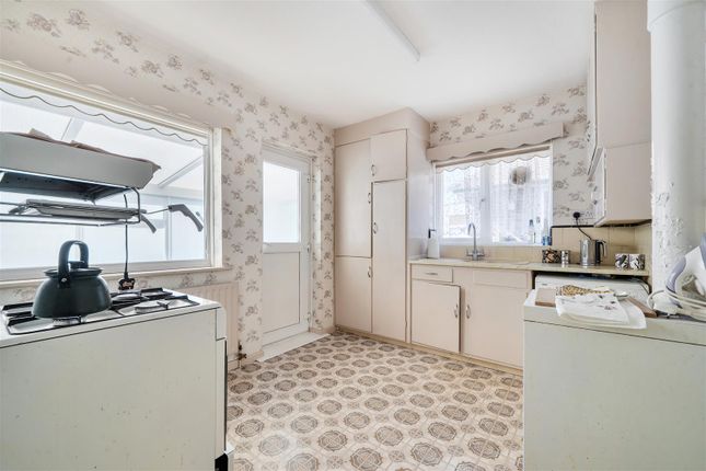 15, Upton Road, Worthing photo 4