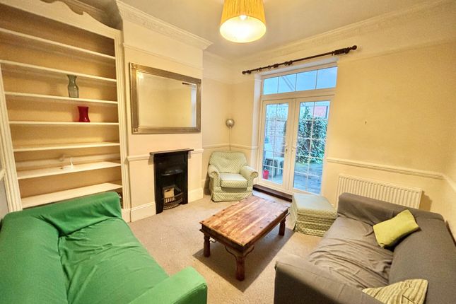 27, Southsea photo 3