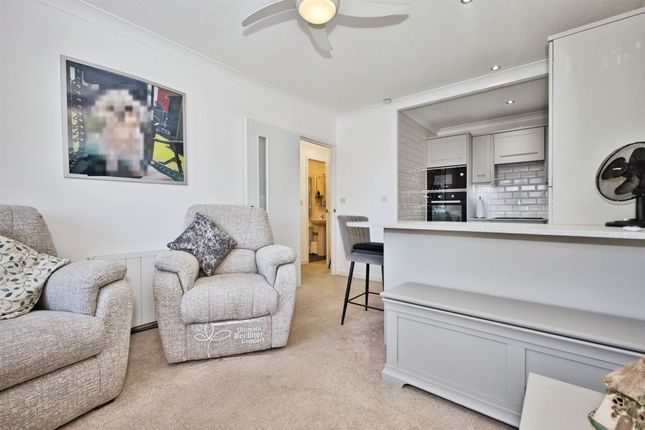 Flat 40, Homechime House, Priory Road, Wells photo 4