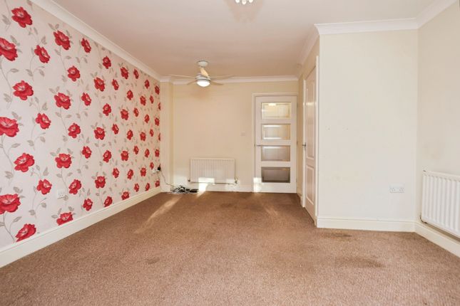 Griffin Close, West Midlands photo 3