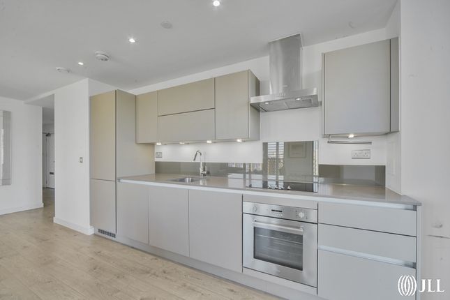 Flat 52, Stratosphere Tower, 55, Great Eastern Road, London photo 4