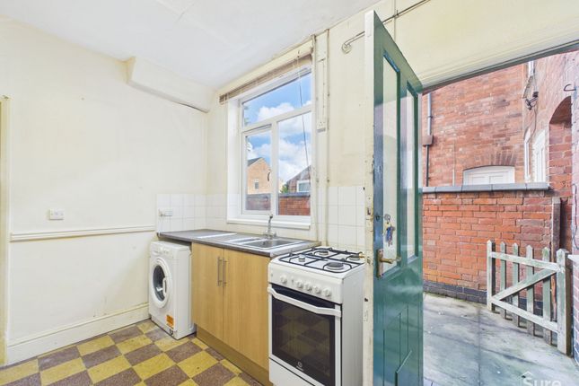 210 Belvedere Road, Burton-On-Trent photo 3