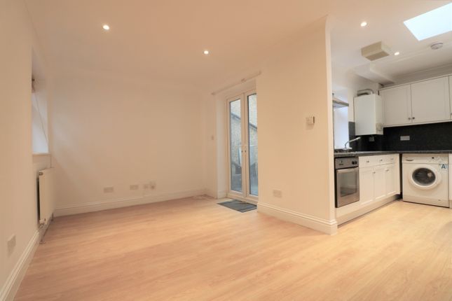 Thumbnail Flat to rent in Lower Addiscombe Road, Croydon, Surrey, Greater London